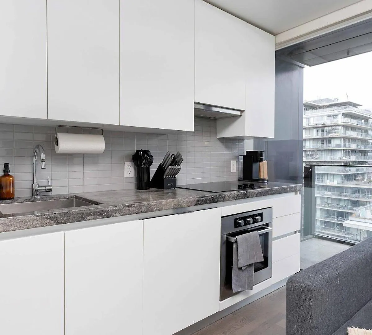 Apartment King St W Getaway Perfect For Food Lovers Toronto Canada